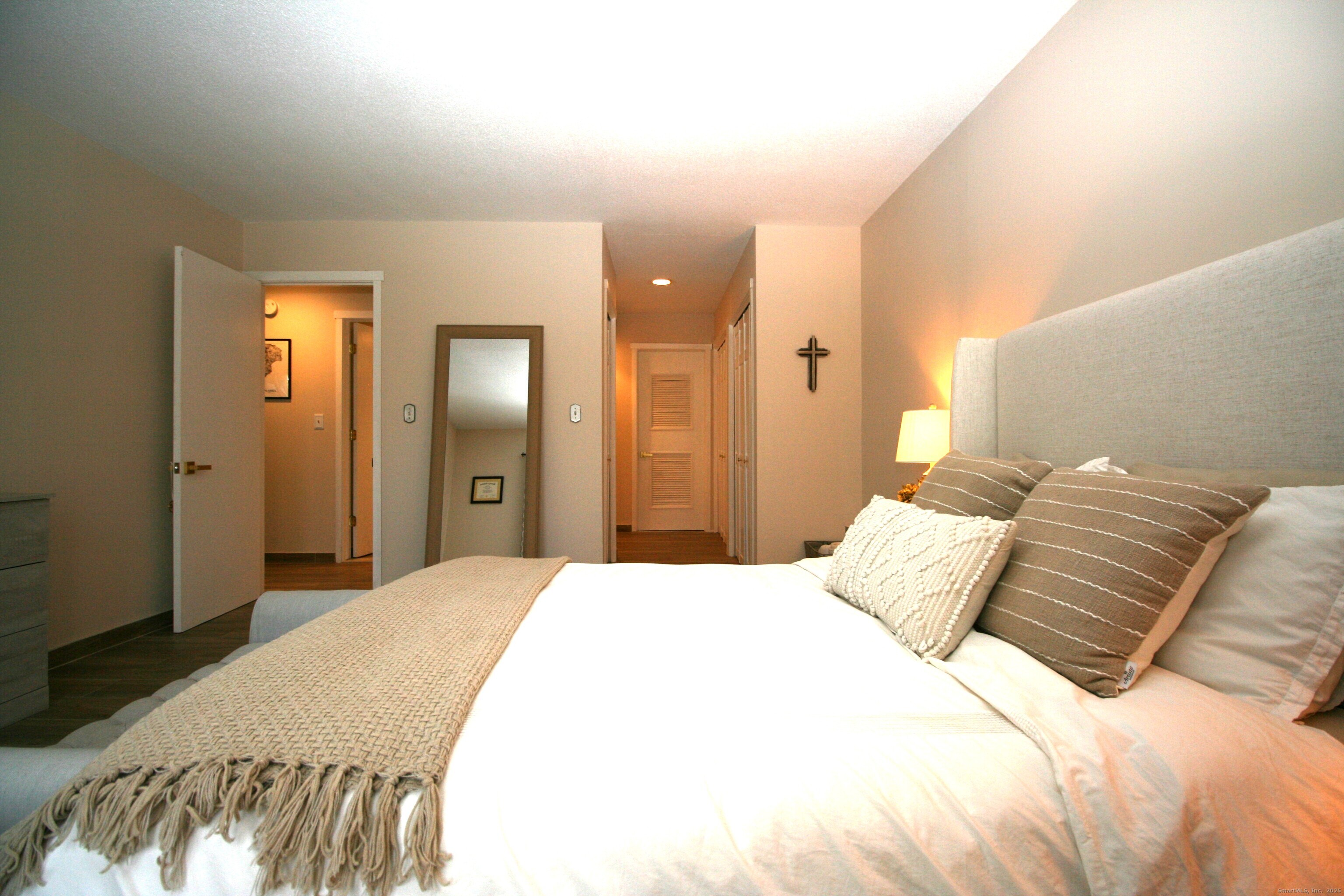 7 Twin Oak Court Avon CT 06001