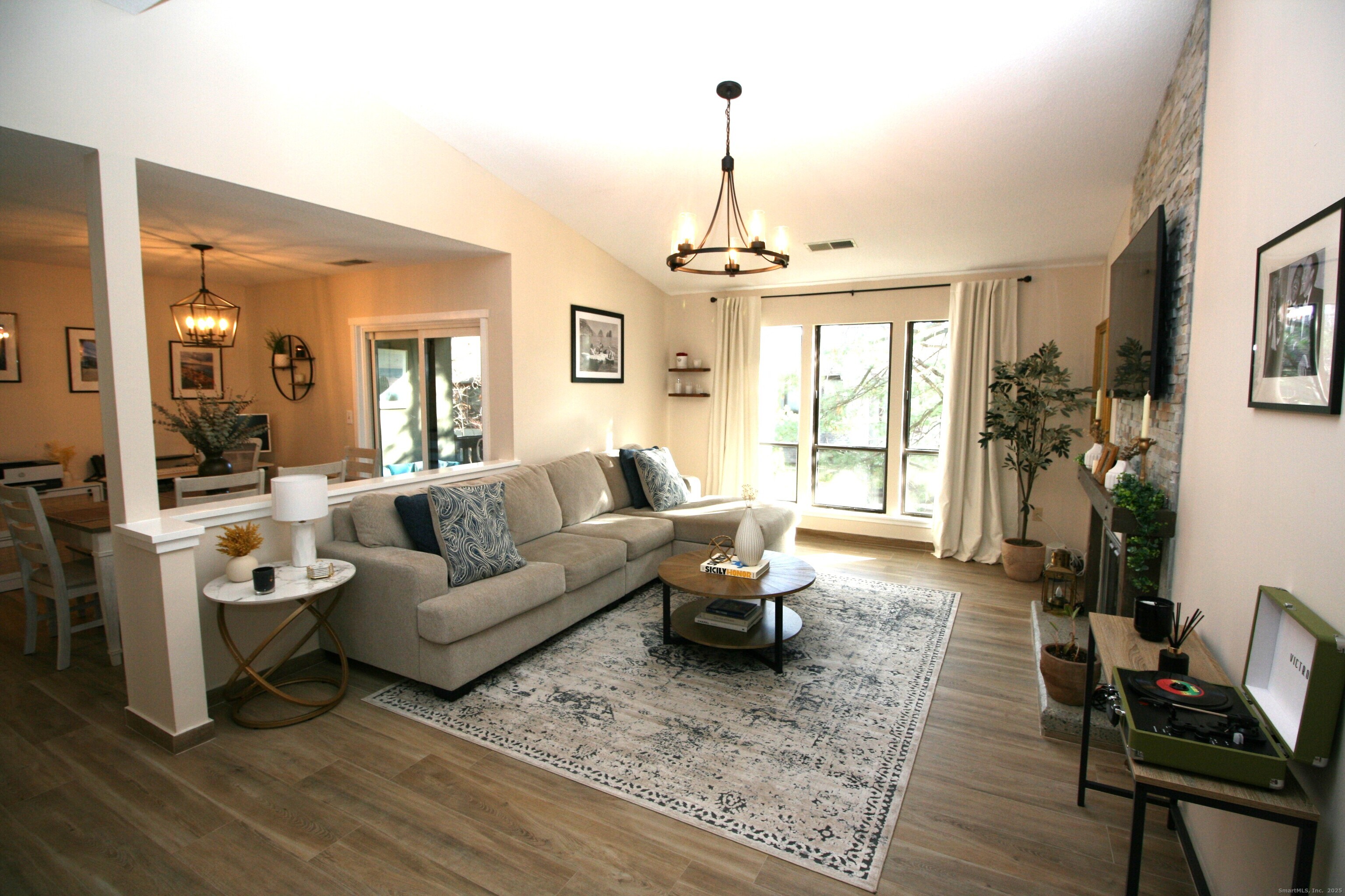 7 Twin Oak Court Avon CT 06001