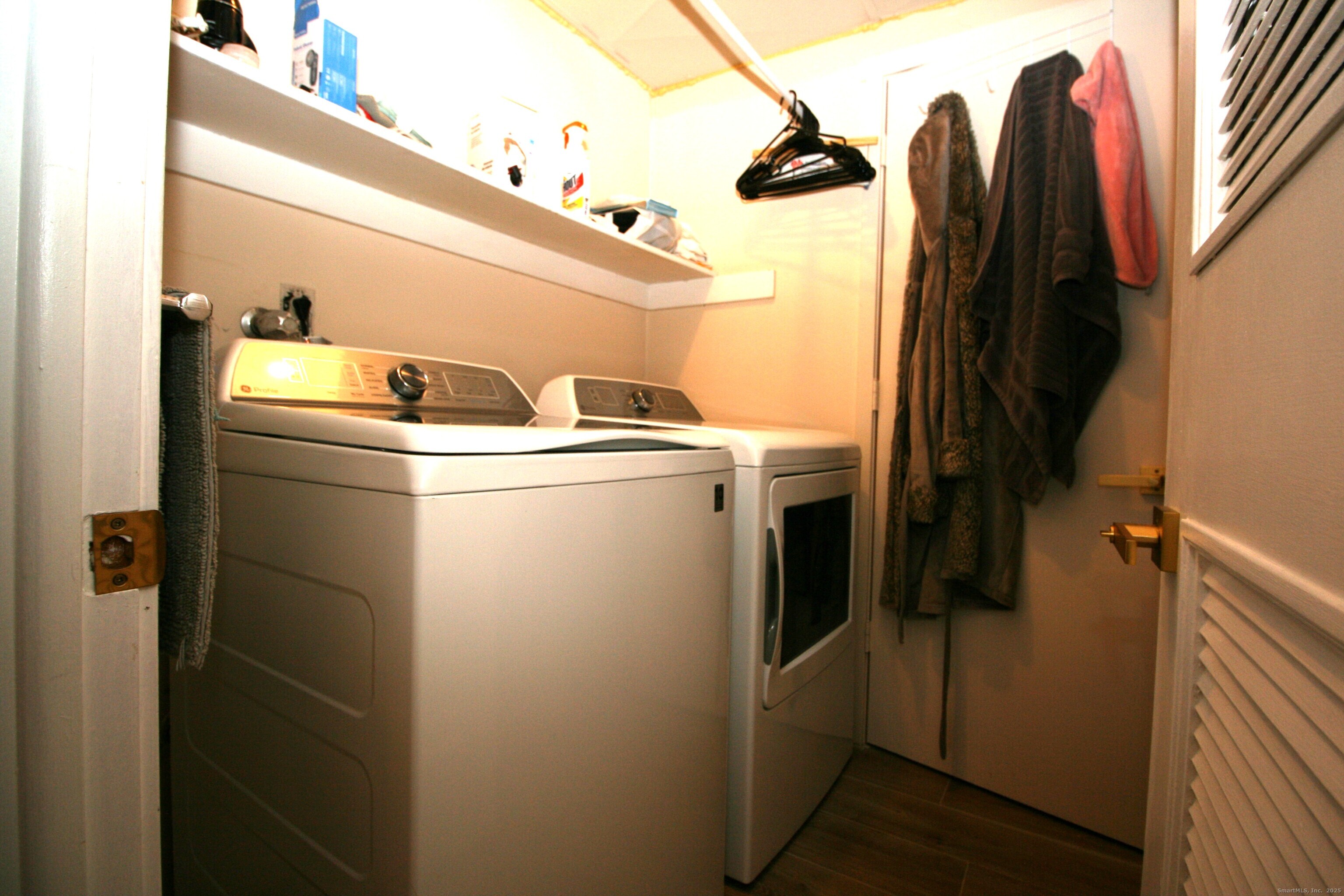 7 Twin Oak Court Avon CT 06001