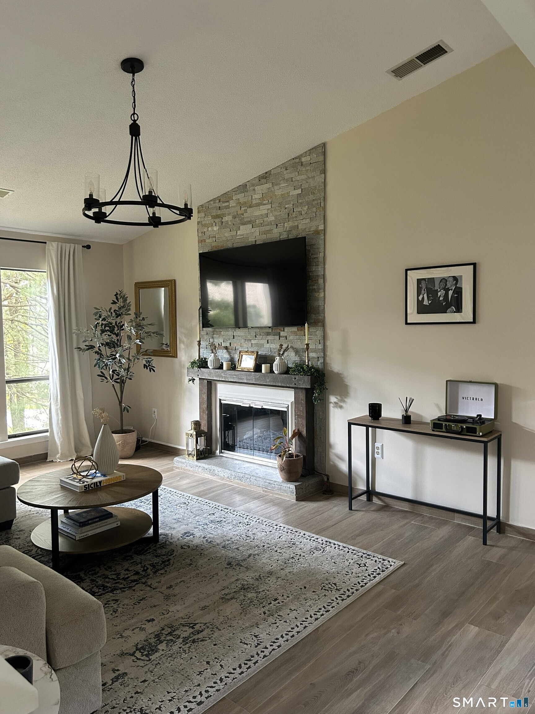 7 Twin Oak Court Avon CT 06001