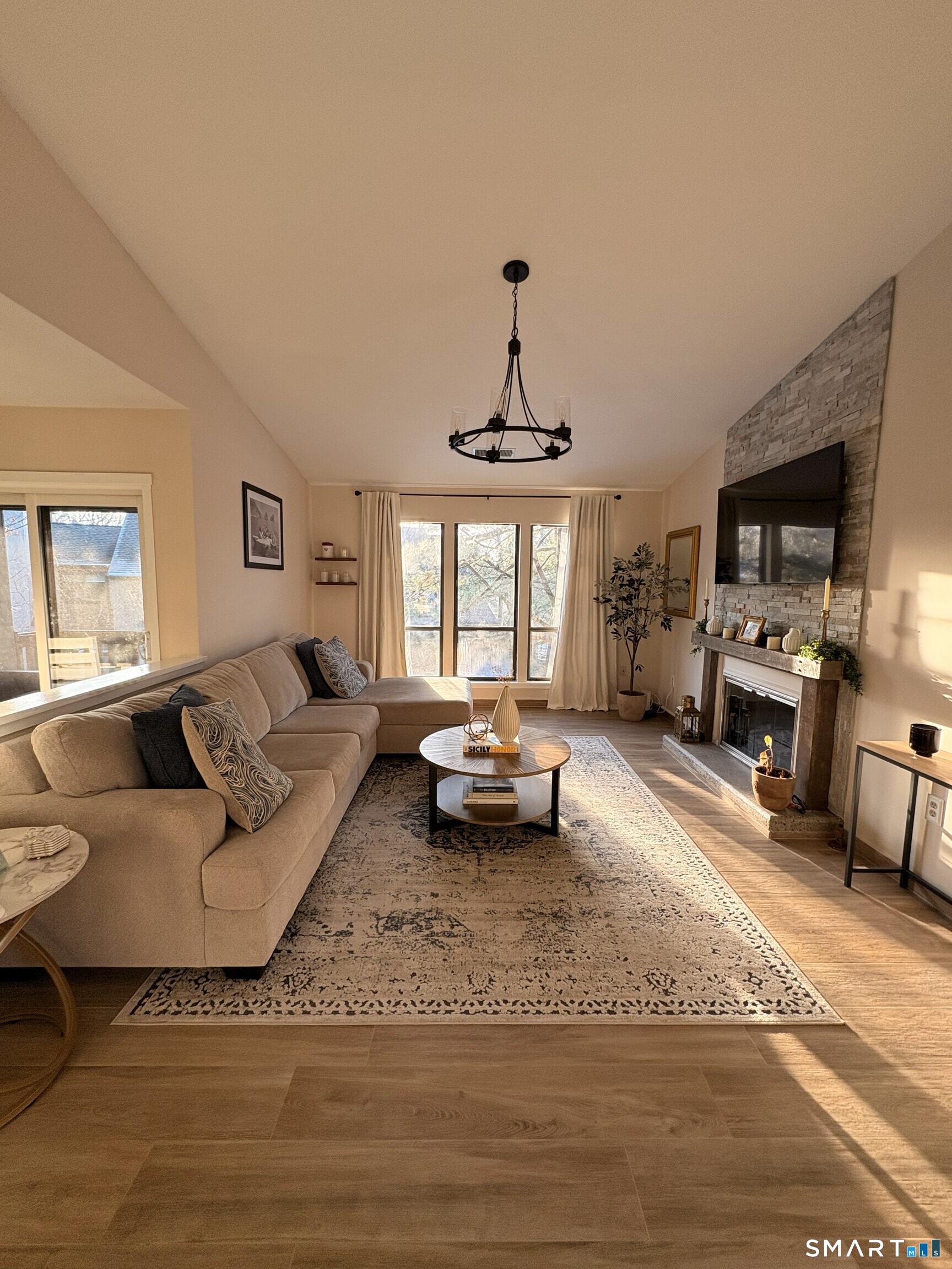 7 Twin Oak Court Avon CT 06001