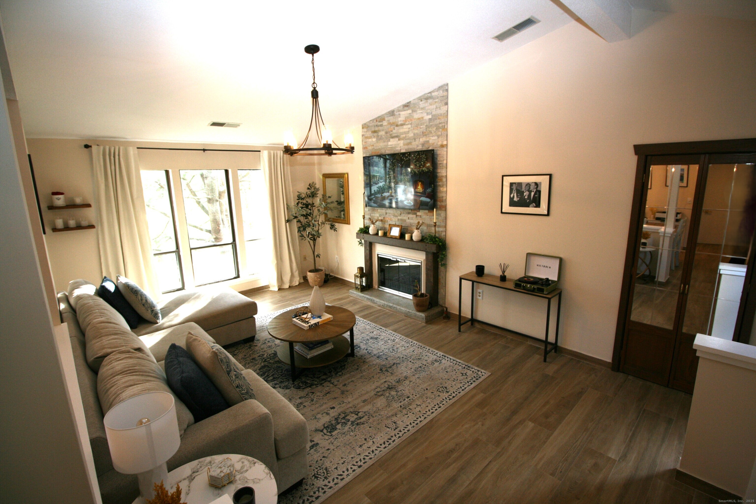 7 Twin Oak Court Avon CT 06001