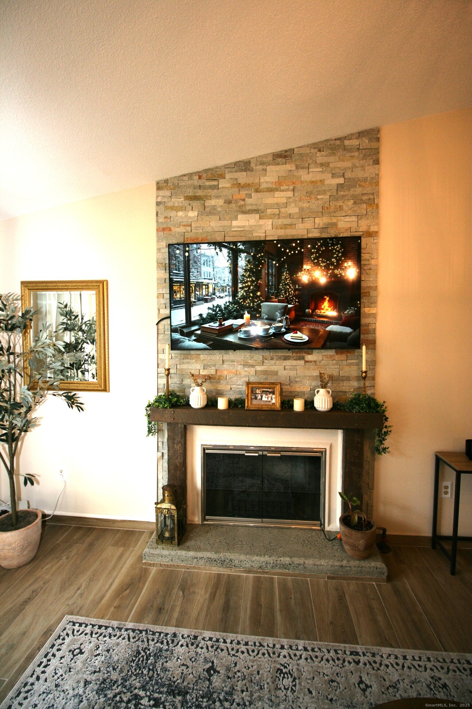 7 Twin Oak Court Avon CT 06001