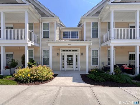 113 Center Meadow Lane Danbury CT 06810