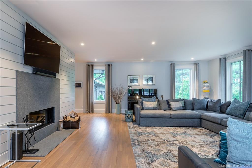 33 Arrow Point Road Warren CT 06777