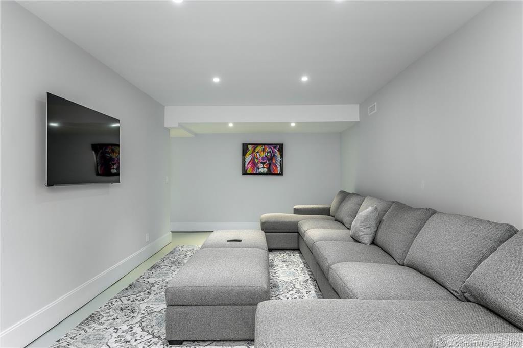 33 Arrow Point Road Warren CT 06777
