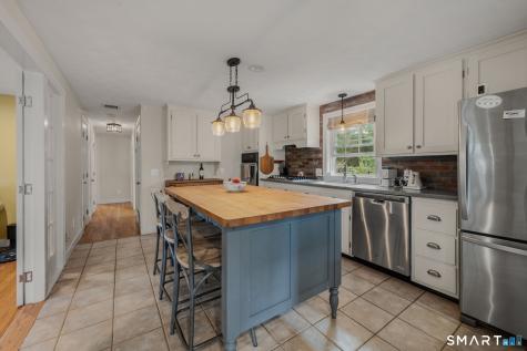 182 Ocean View Avenue Groton CT 06355