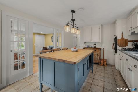 182 Ocean View Avenue Groton CT 06355