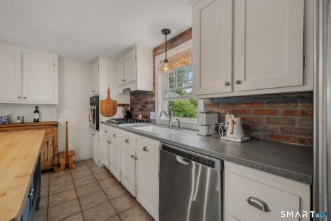 182 Ocean View Avenue Groton CT 06355