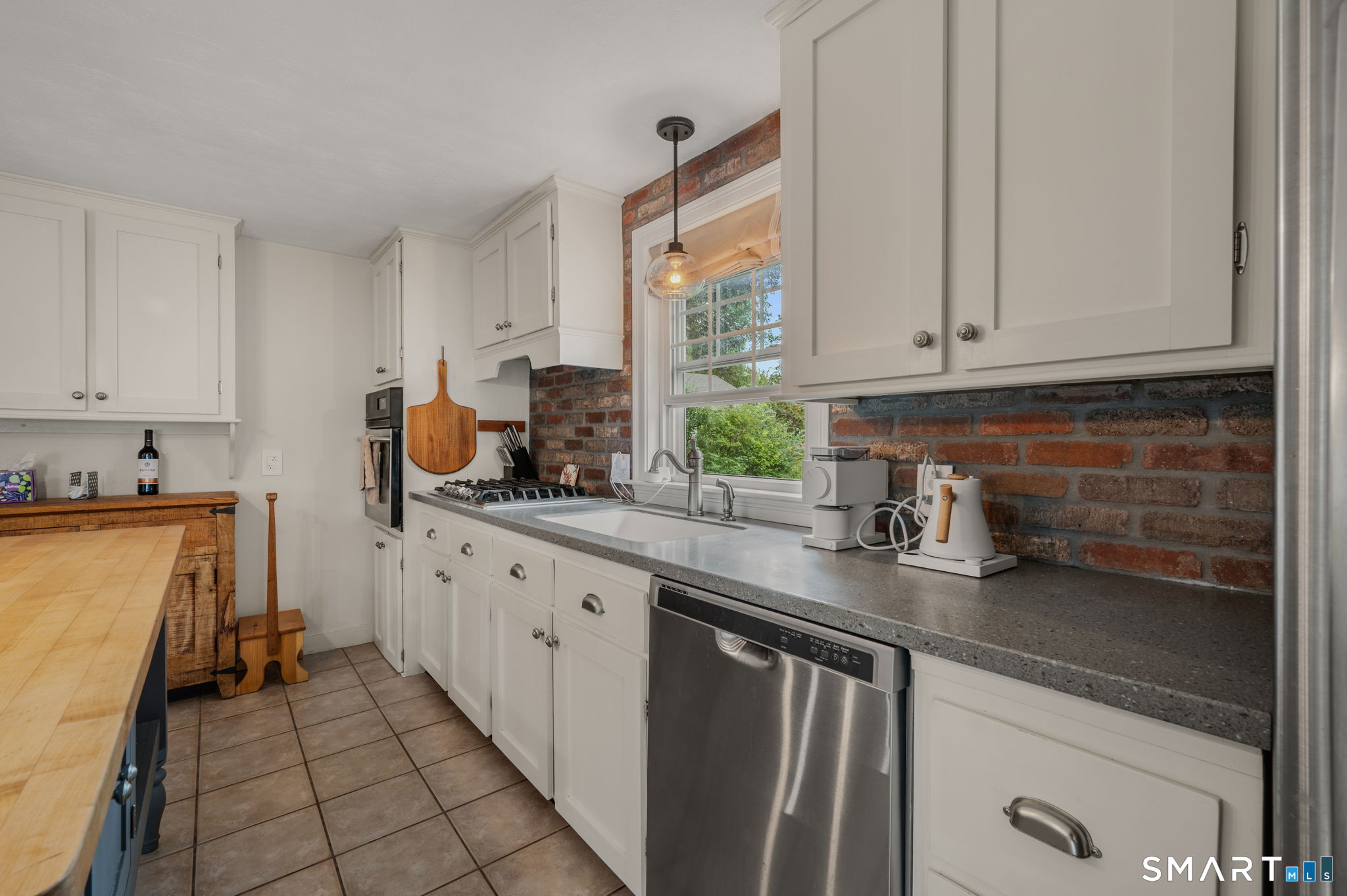 182 Ocean View Avenue Groton CT 06355