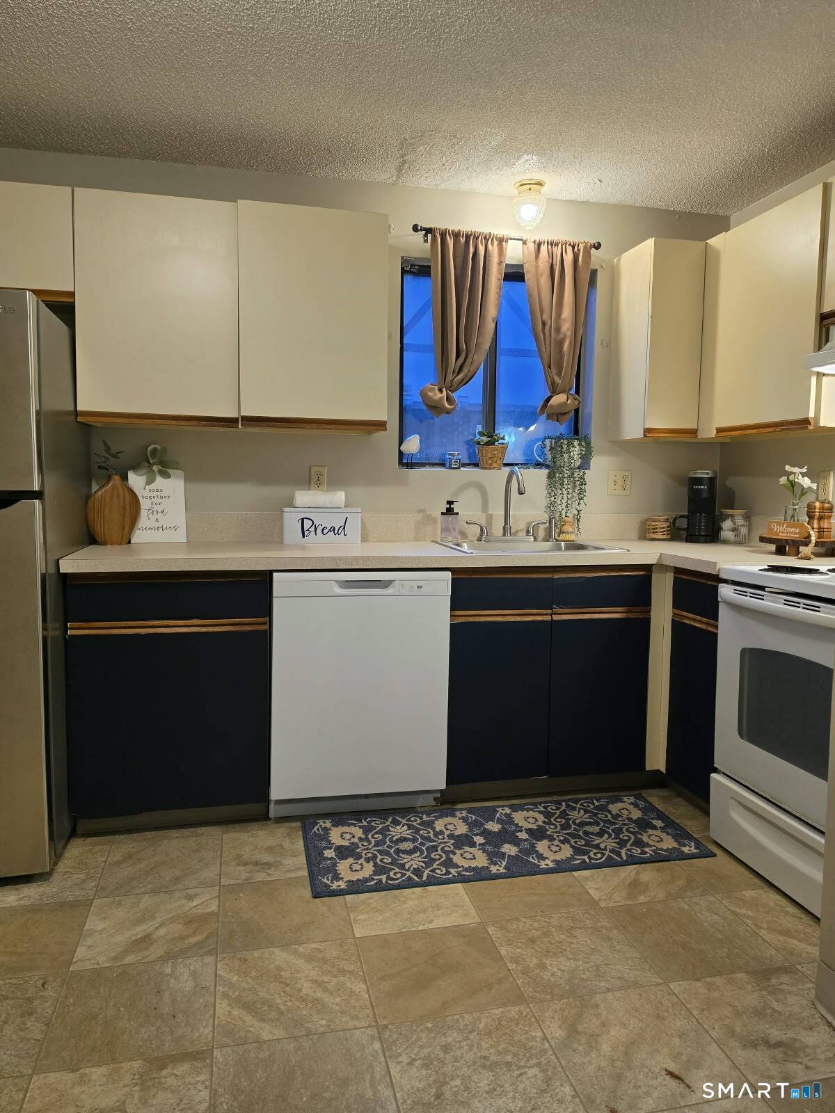 1448 Meriden Road Waterbury CT 06705