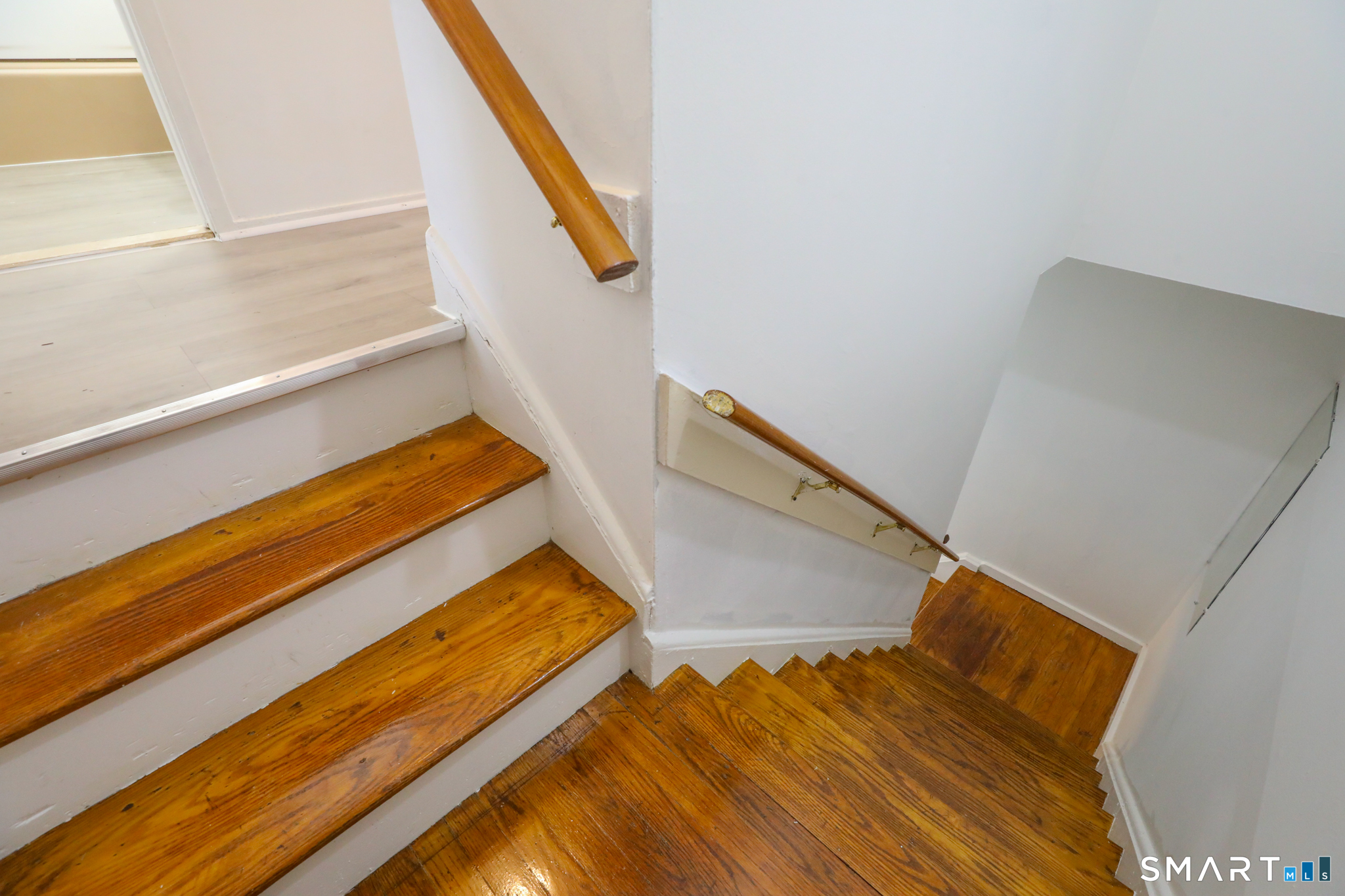 1 Camelot Drive Bloomfield CT 06002