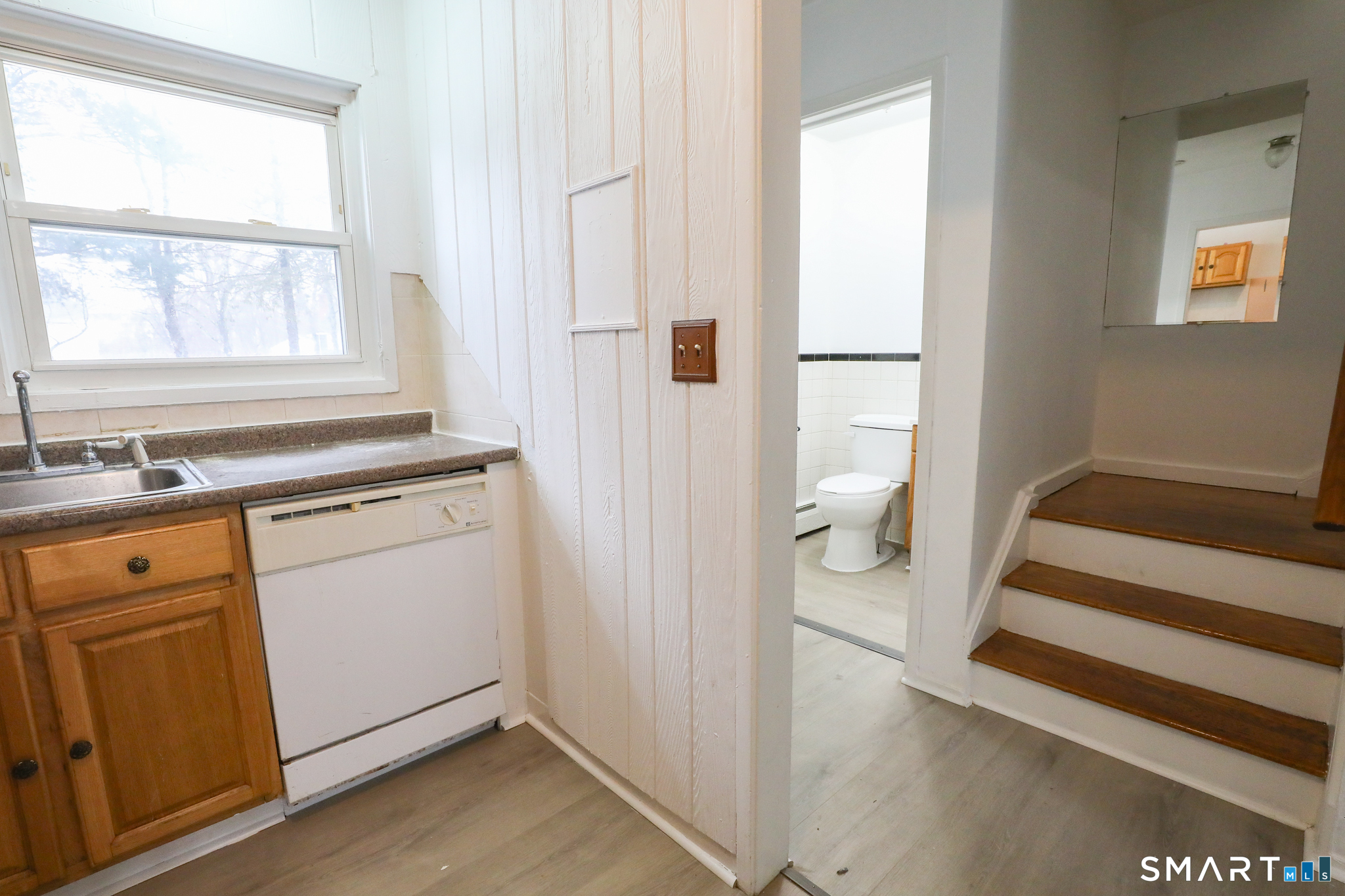 1 Camelot Drive Bloomfield CT 06002
