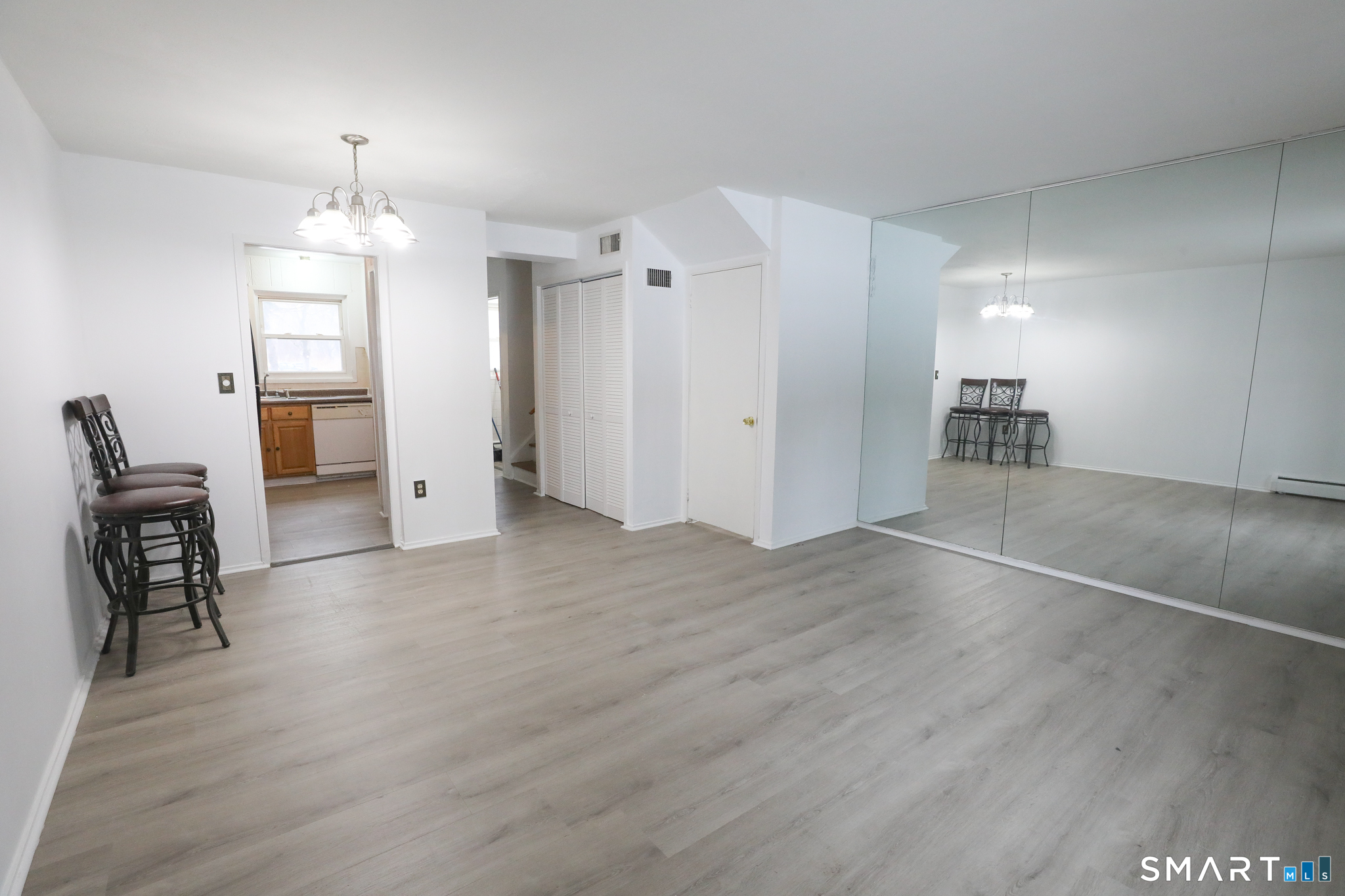 1 Camelot Drive Bloomfield CT 06002