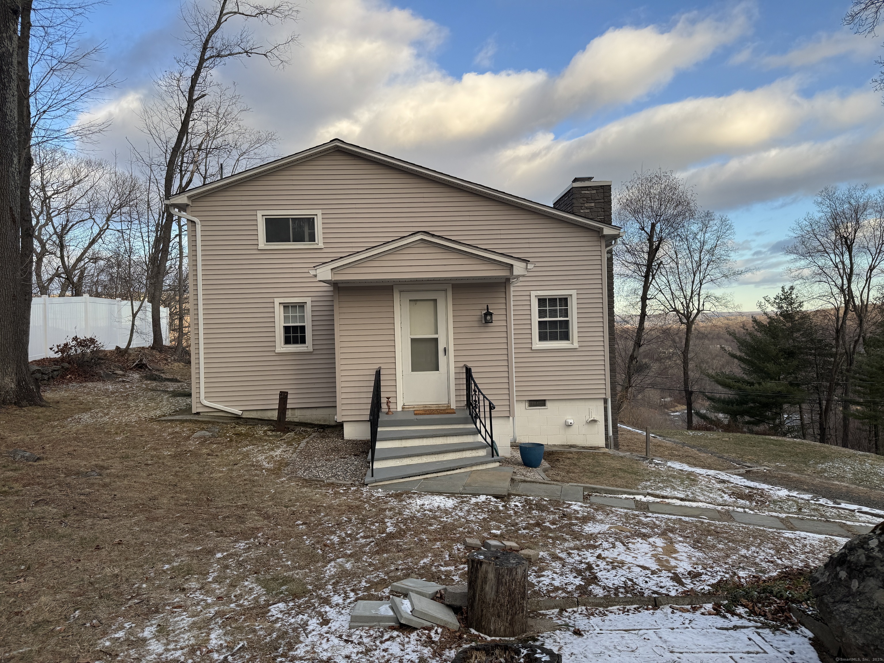 9 Hilldale Road New Fairfield CT 06812