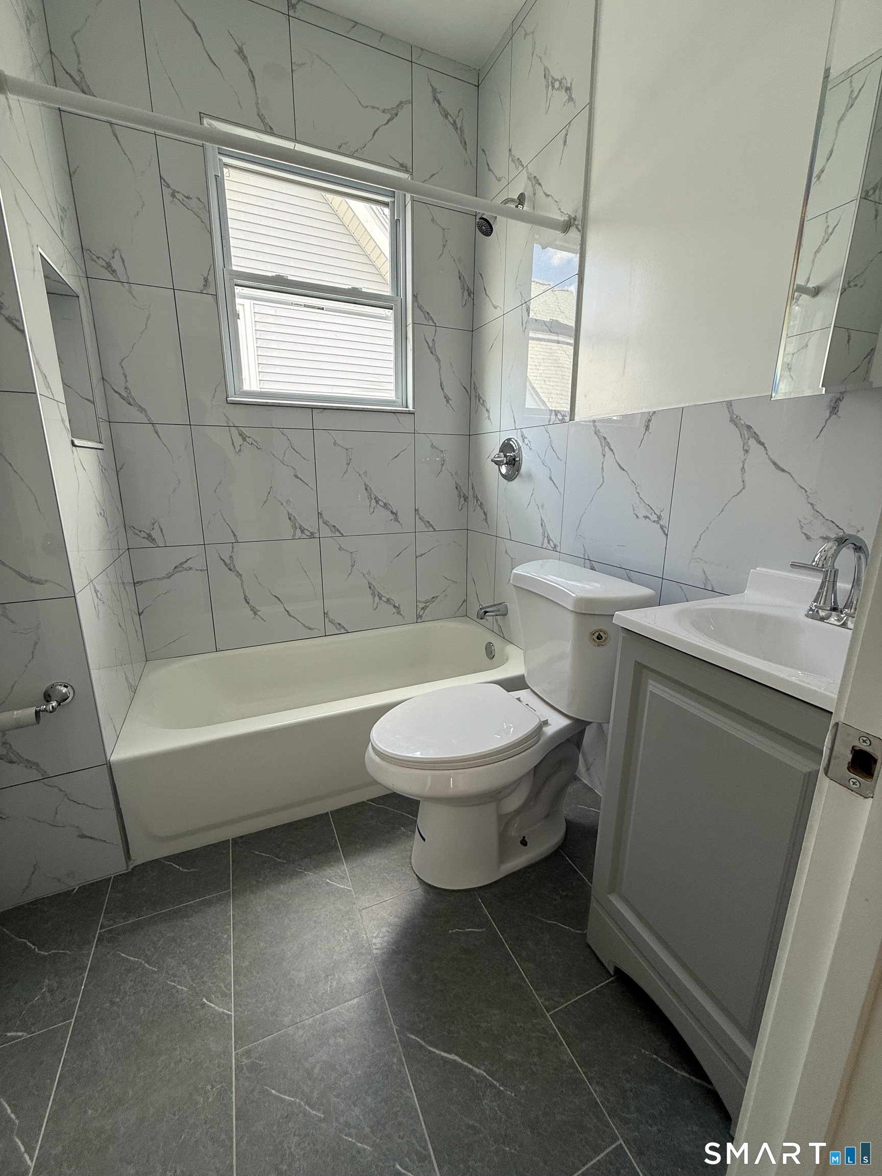 82 Bunker Hill Avenue Waterbury CT 06708
