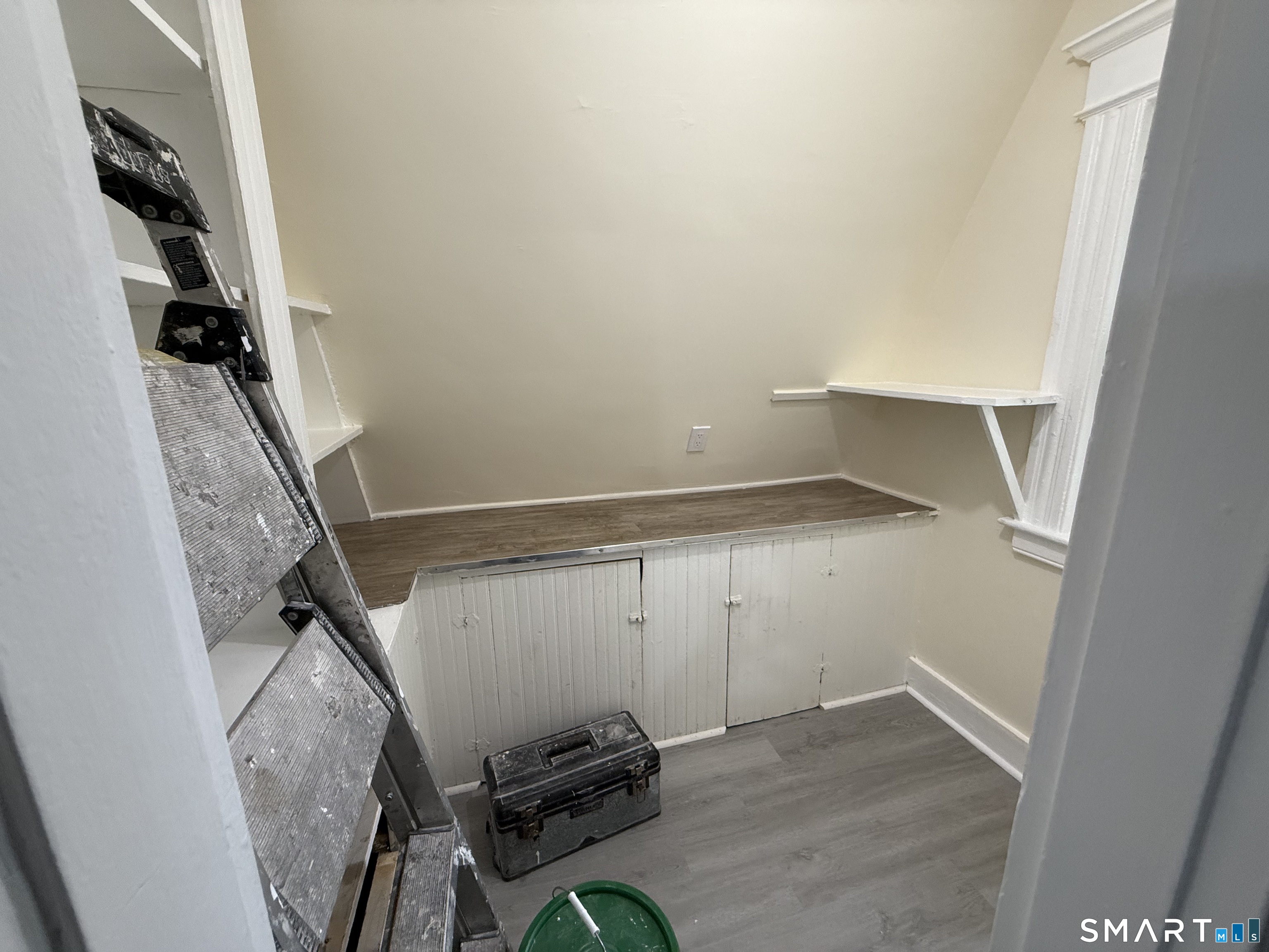 82 Bunker Hill Avenue Waterbury CT 06708