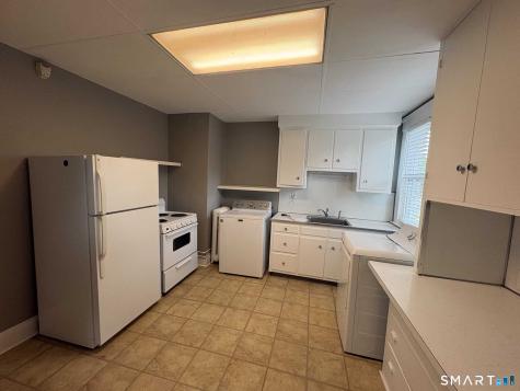 829 Edgewood Avenue New Haven CT 06515