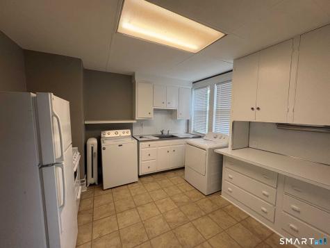 829 Edgewood Avenue New Haven CT 06515