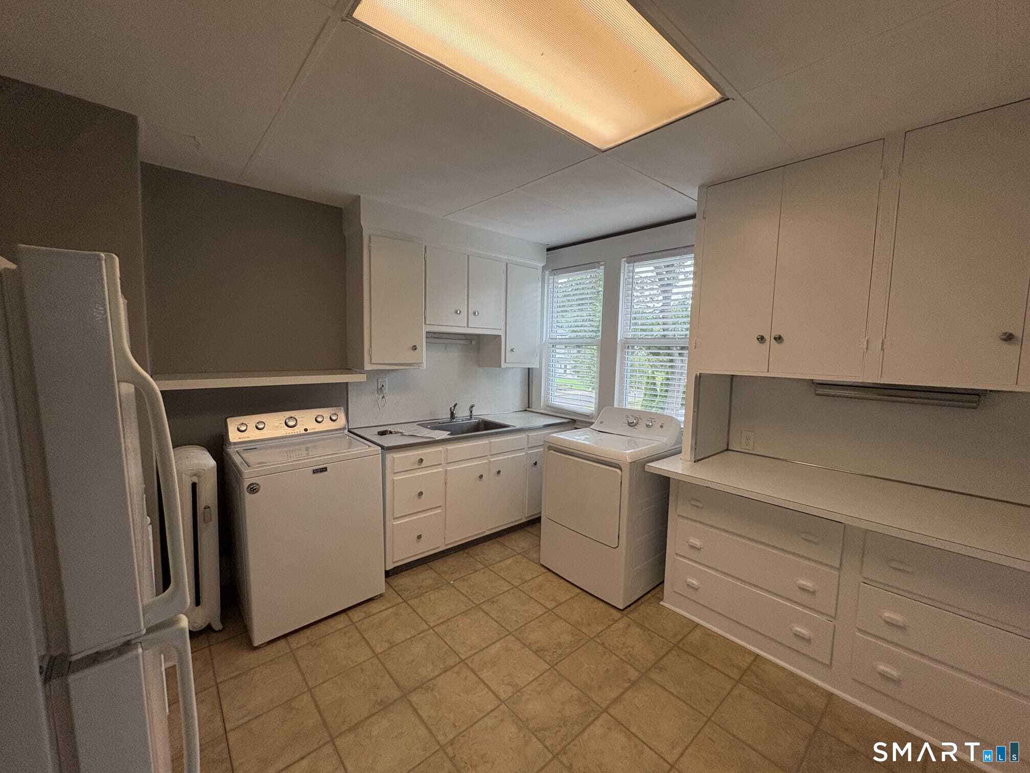 829 Edgewood Avenue New Haven CT 06515
