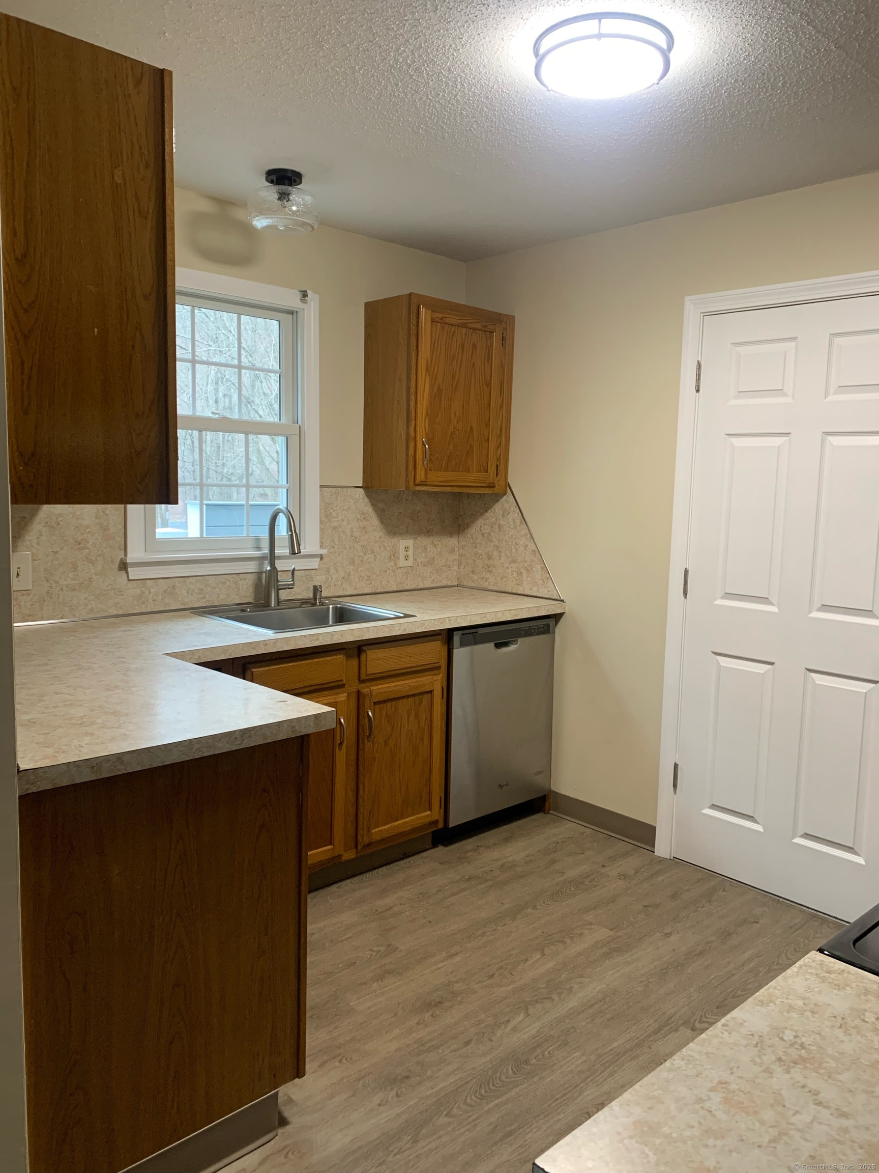 61 Arch Street Burlington CT 06013