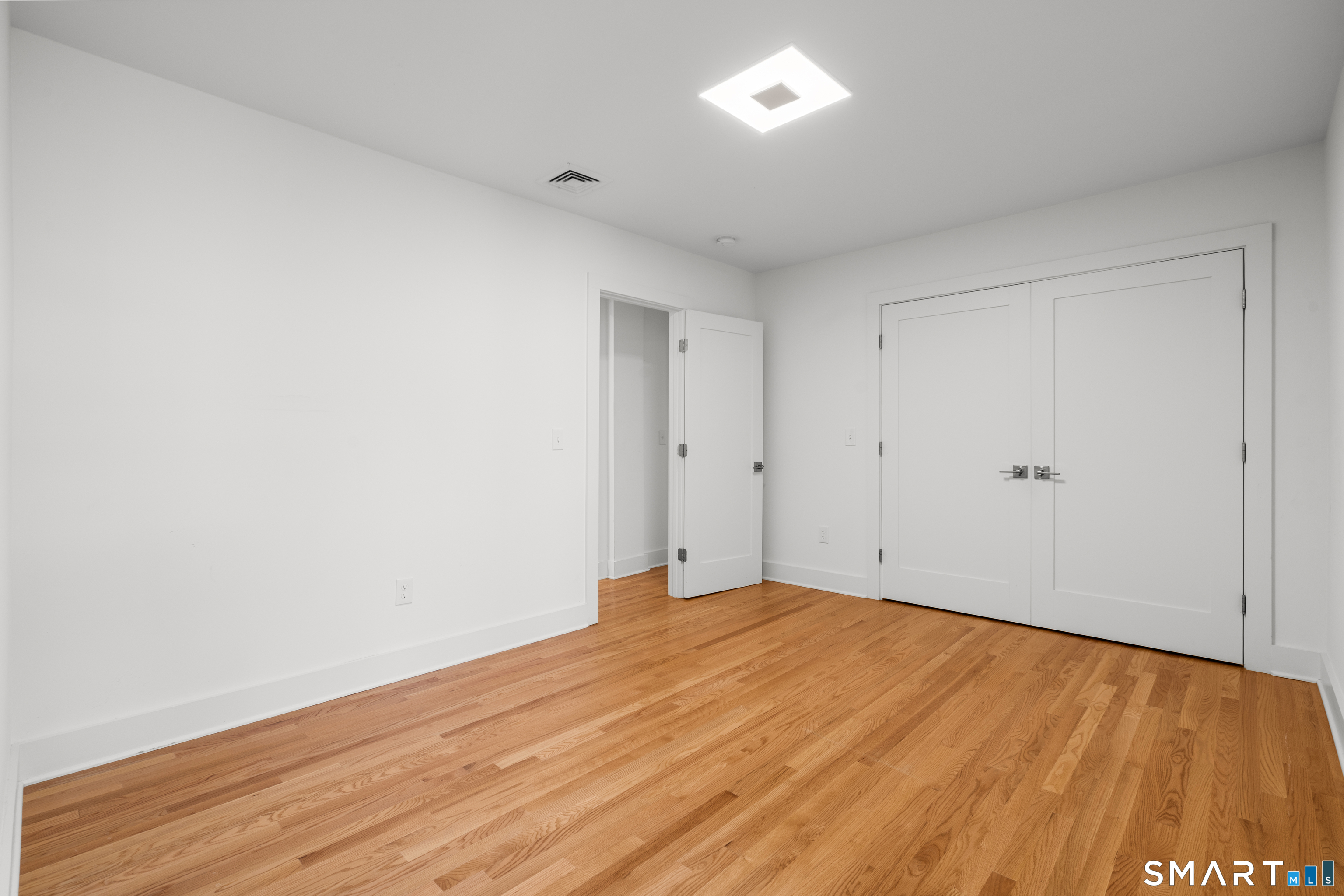 25 Crescent Bluff Avenue Branford CT 06405