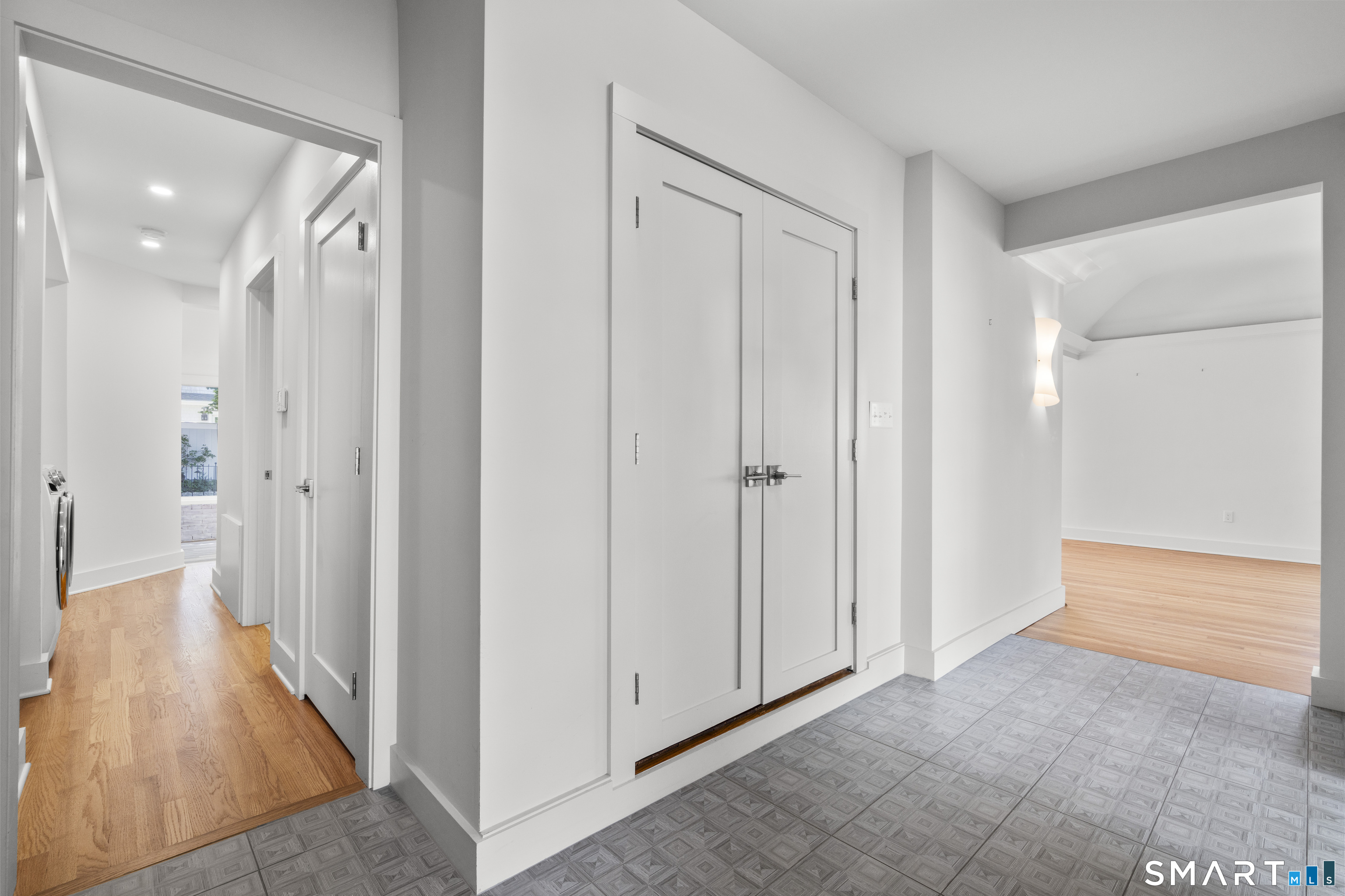 25 Crescent Bluff Avenue Branford CT 06405