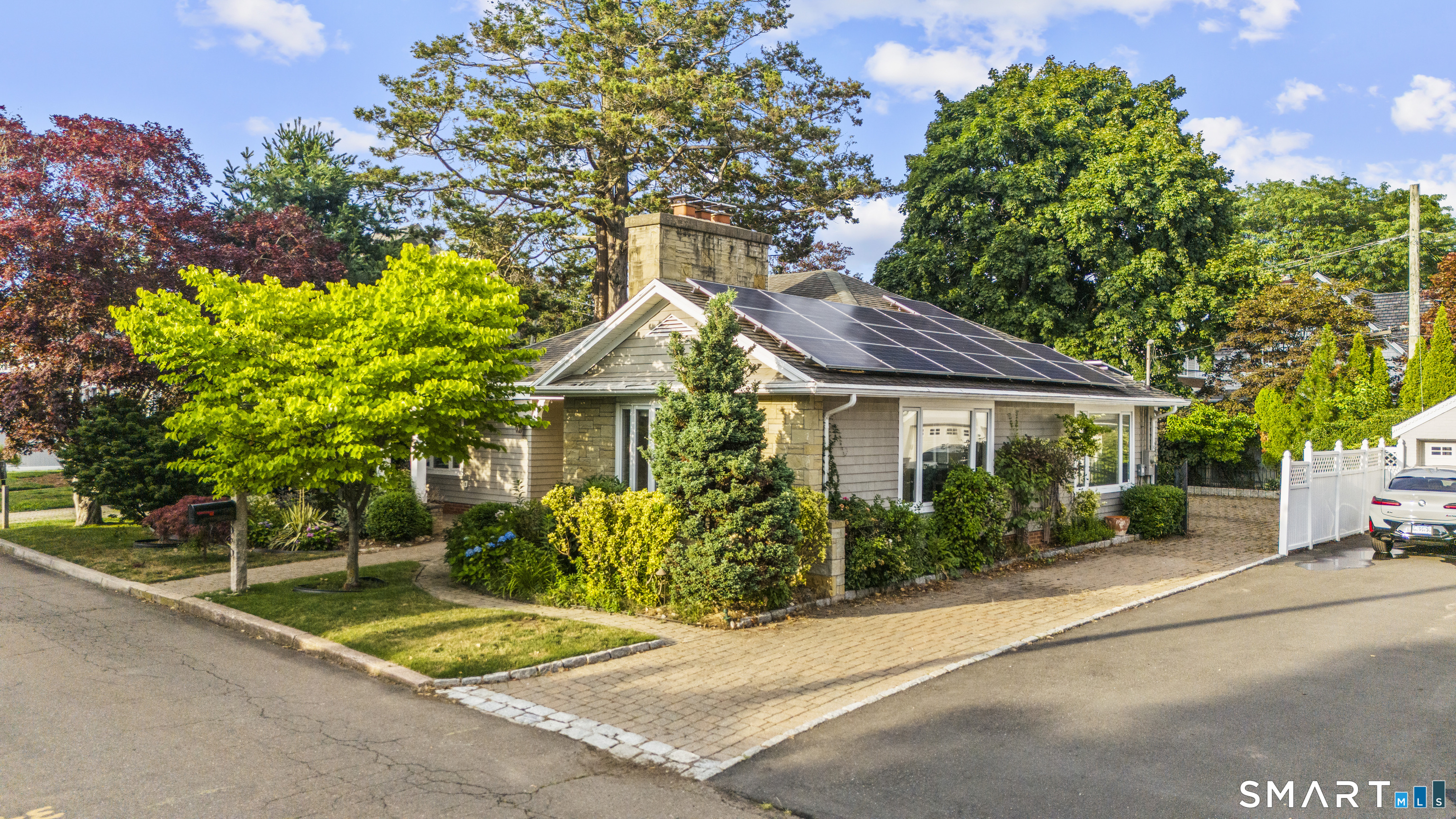 25 Crescent Bluff Avenue Branford CT 06405