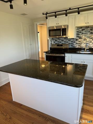 43 Boston Post Road Madison CT 06443
