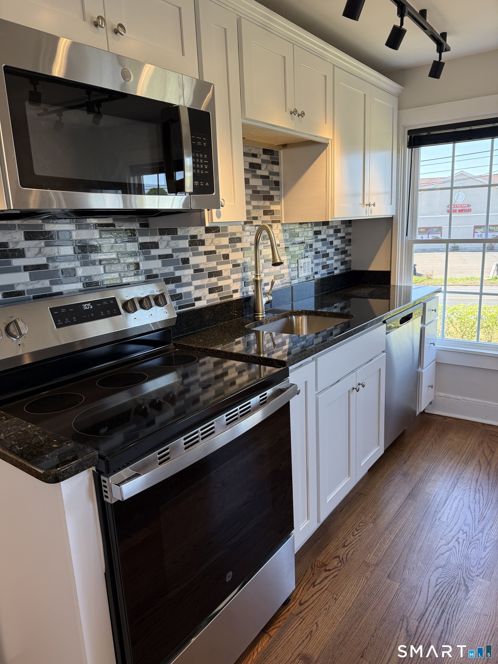 43 Boston Post Road Madison CT 06443