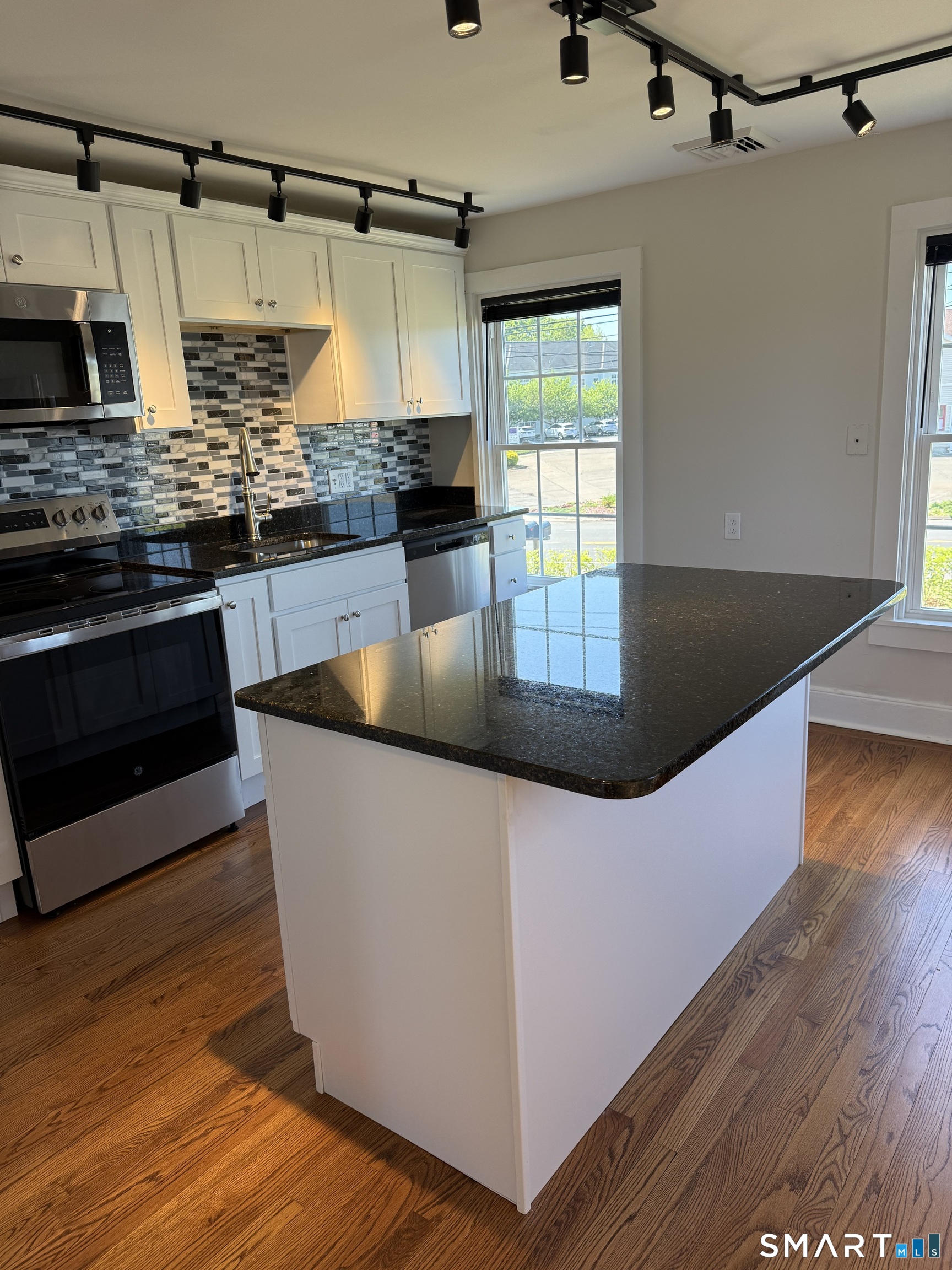 43 Boston Post Road Madison CT 06443
