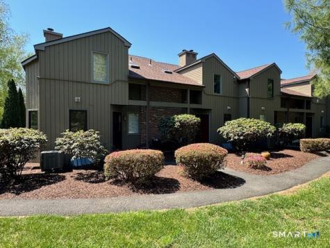 64 Far View Commons Southbury CT 06488