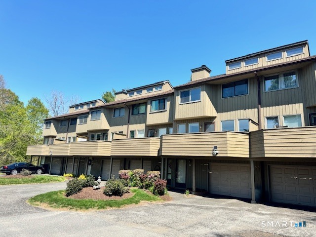 64 Far View Commons Southbury CT 06488