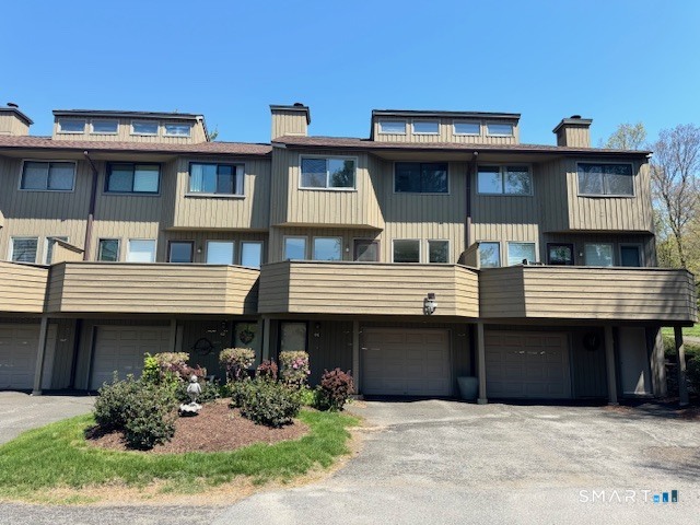 64 Far View Commons Southbury CT 06488