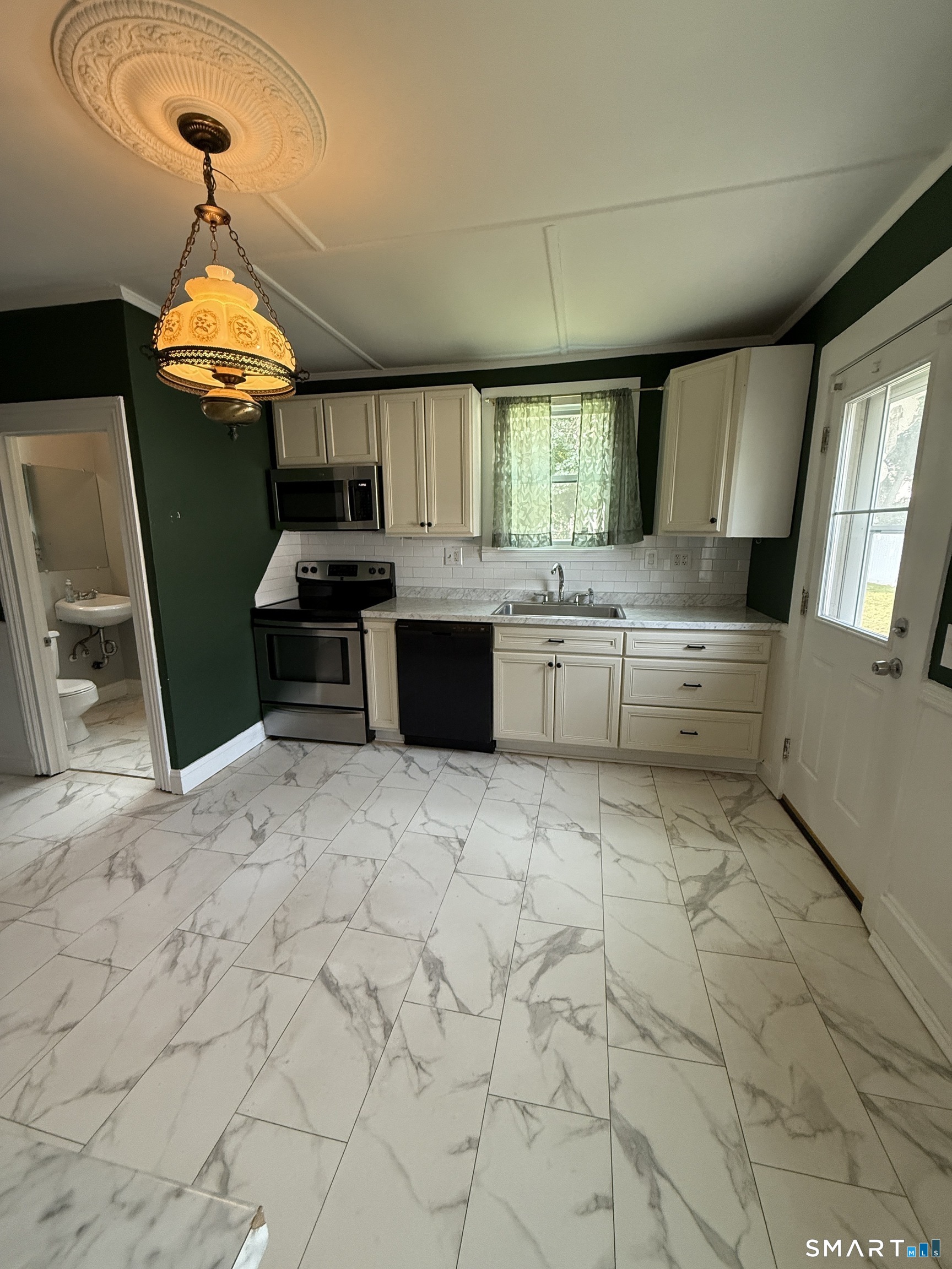 65 Maple Street Manchester CT 06040