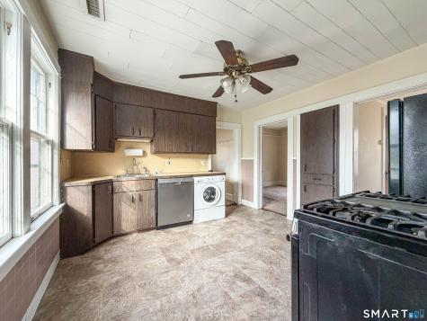 72 Roosevelt Avenue Norwich CT 06360