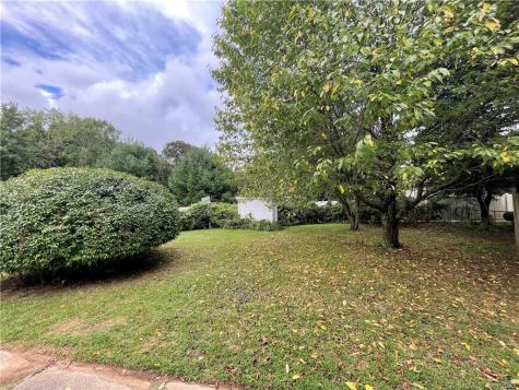 67 Hawthorne Drive New London CT 06320