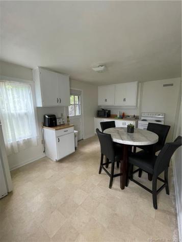 67 Hawthorne Drive New London CT 06320
