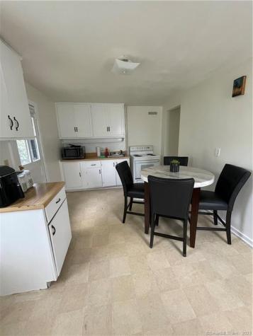 67 Hawthorne Drive New London CT 06320