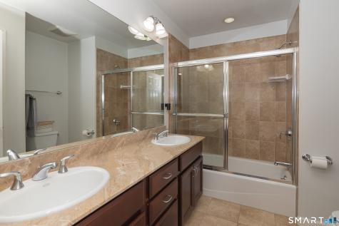 10 Dogwood Court Middlebury CT 06762
