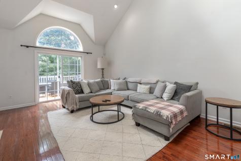 10 Dogwood Court Middlebury CT 06762