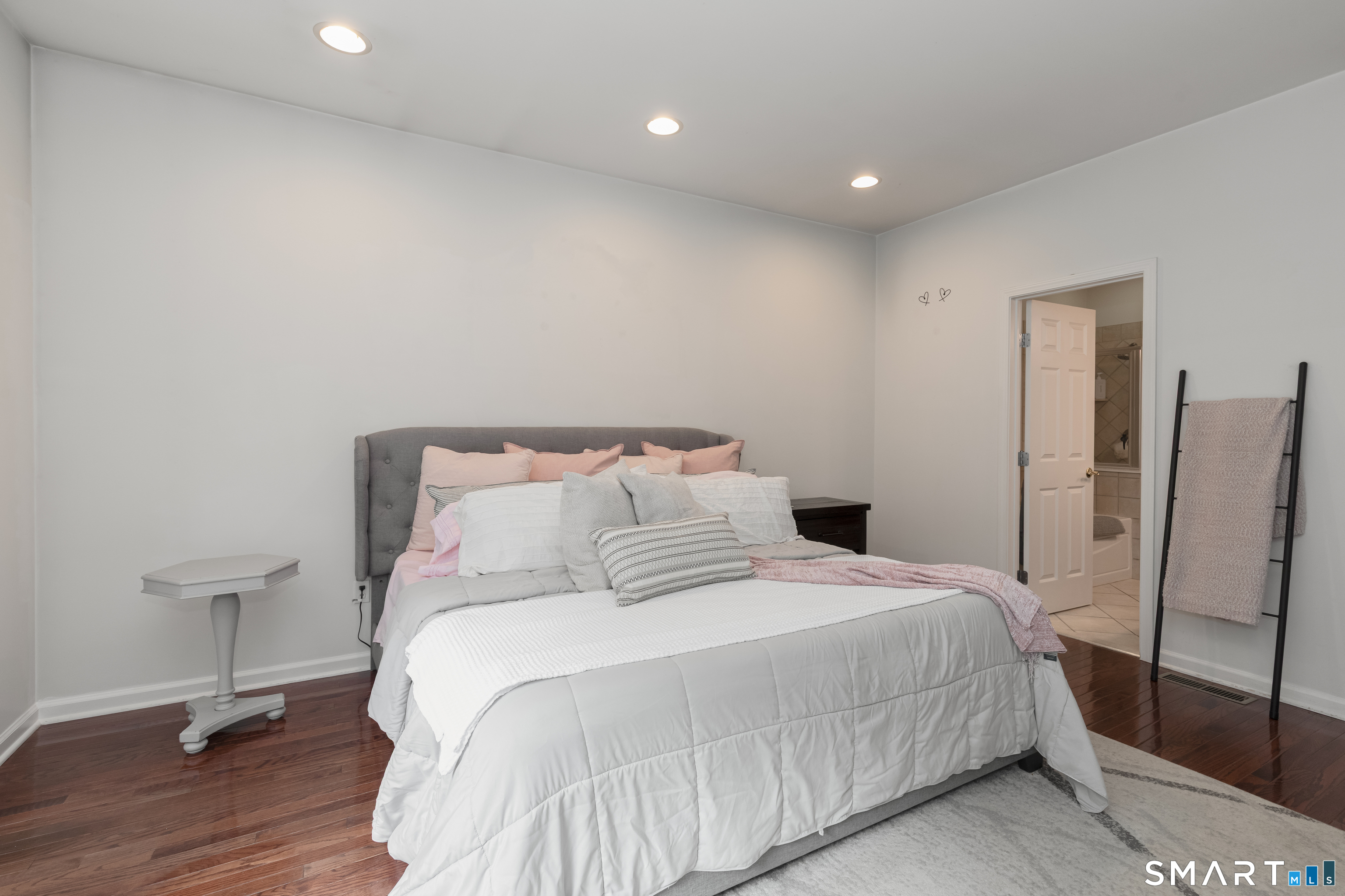 10 Dogwood Court Middlebury CT 06762
