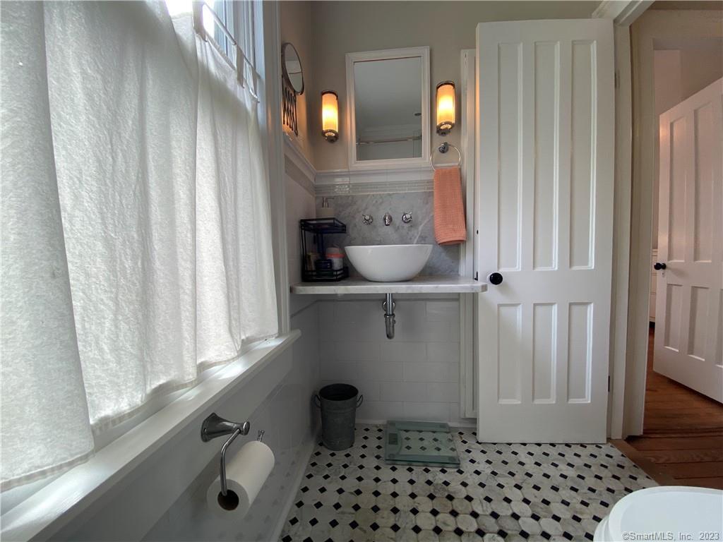 1975 Mill Plain Road Fairfield CT 06824