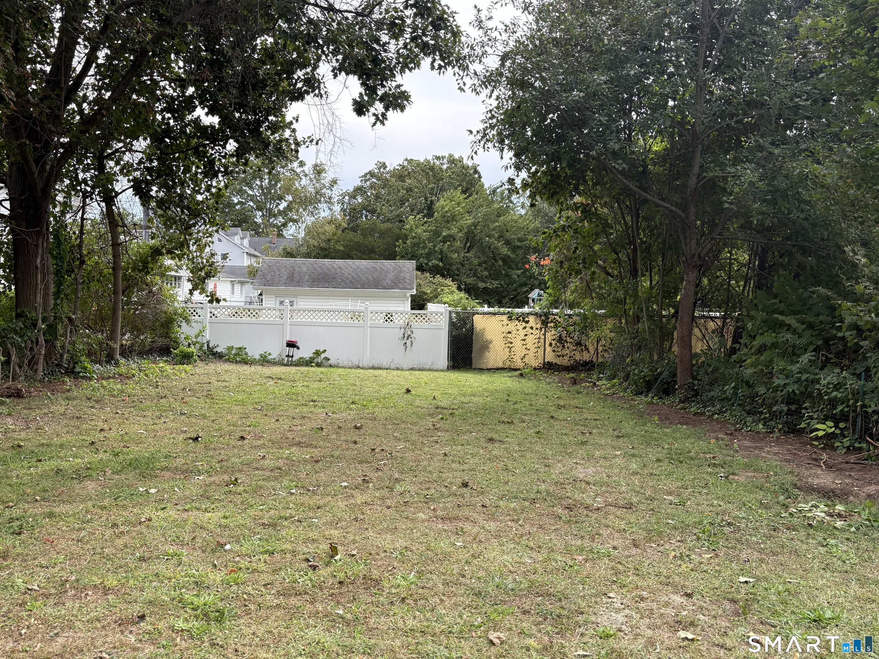 429 Thompson Avenue East Haven CT 06512