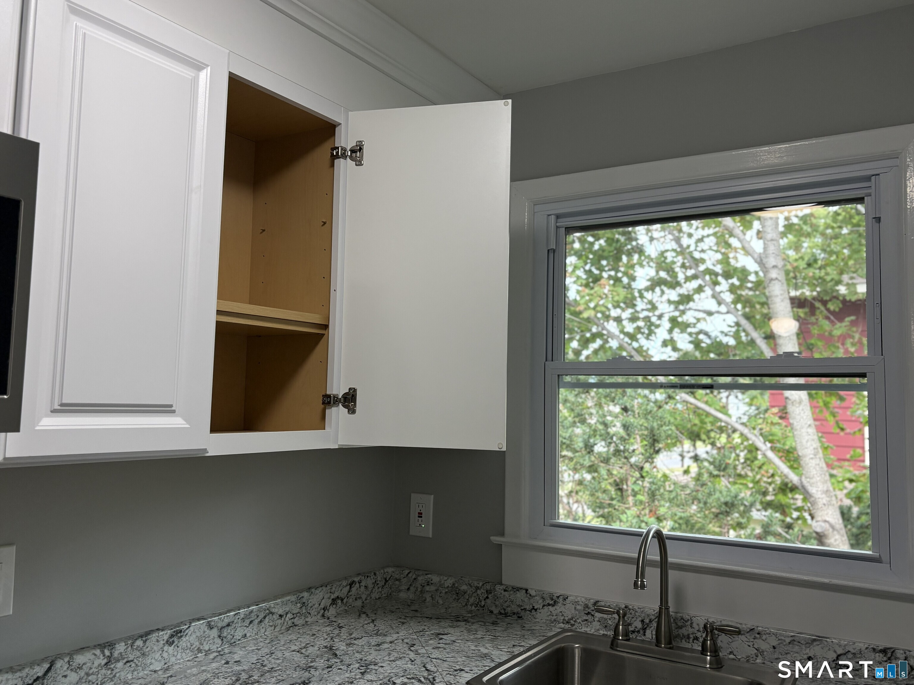 429 Thompson Avenue East Haven CT 06512