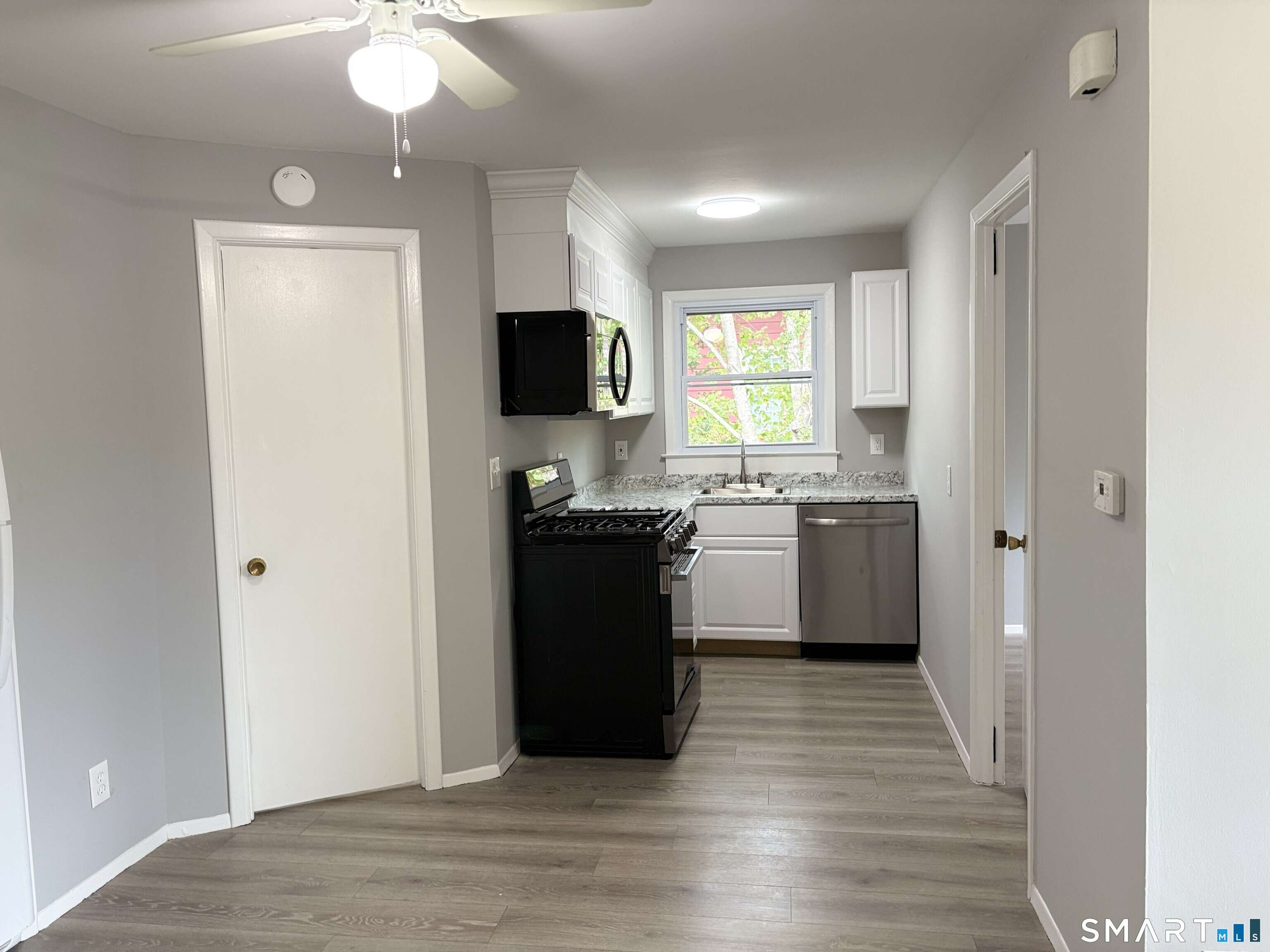 429 Thompson Avenue East Haven CT 06512