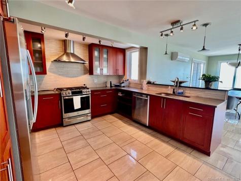 146 Middle Beach Road Madison CT 06443