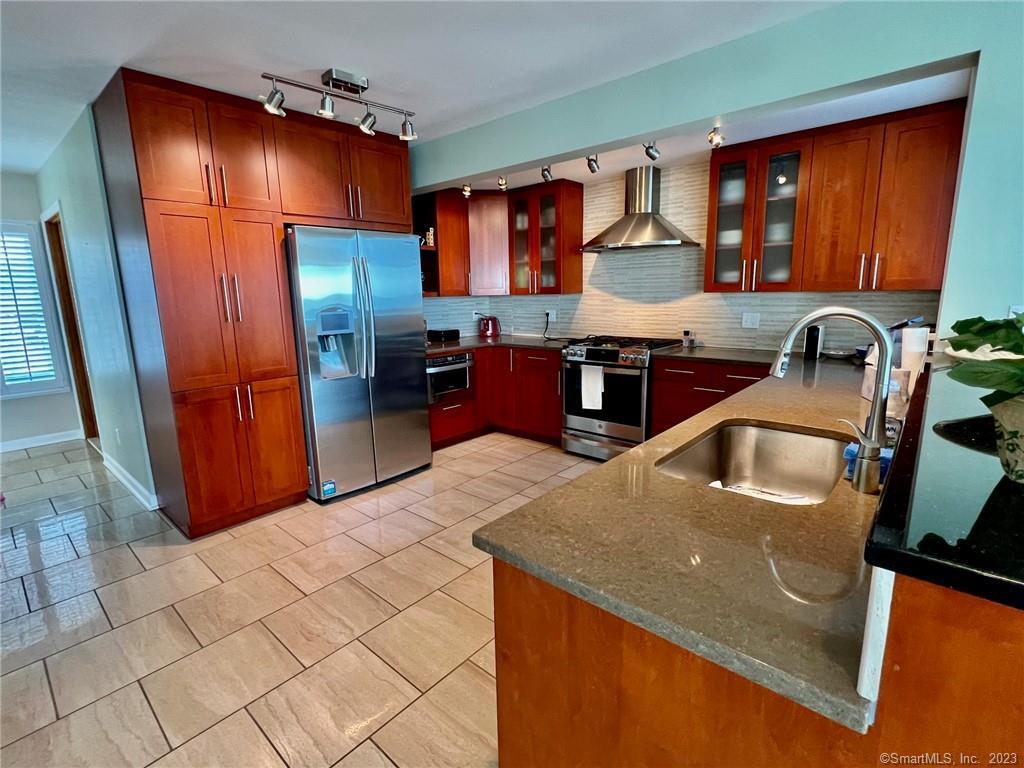 146 Middle Beach Road Madison CT 06443