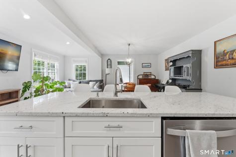 41 Canal Street Simsbury CT 06089