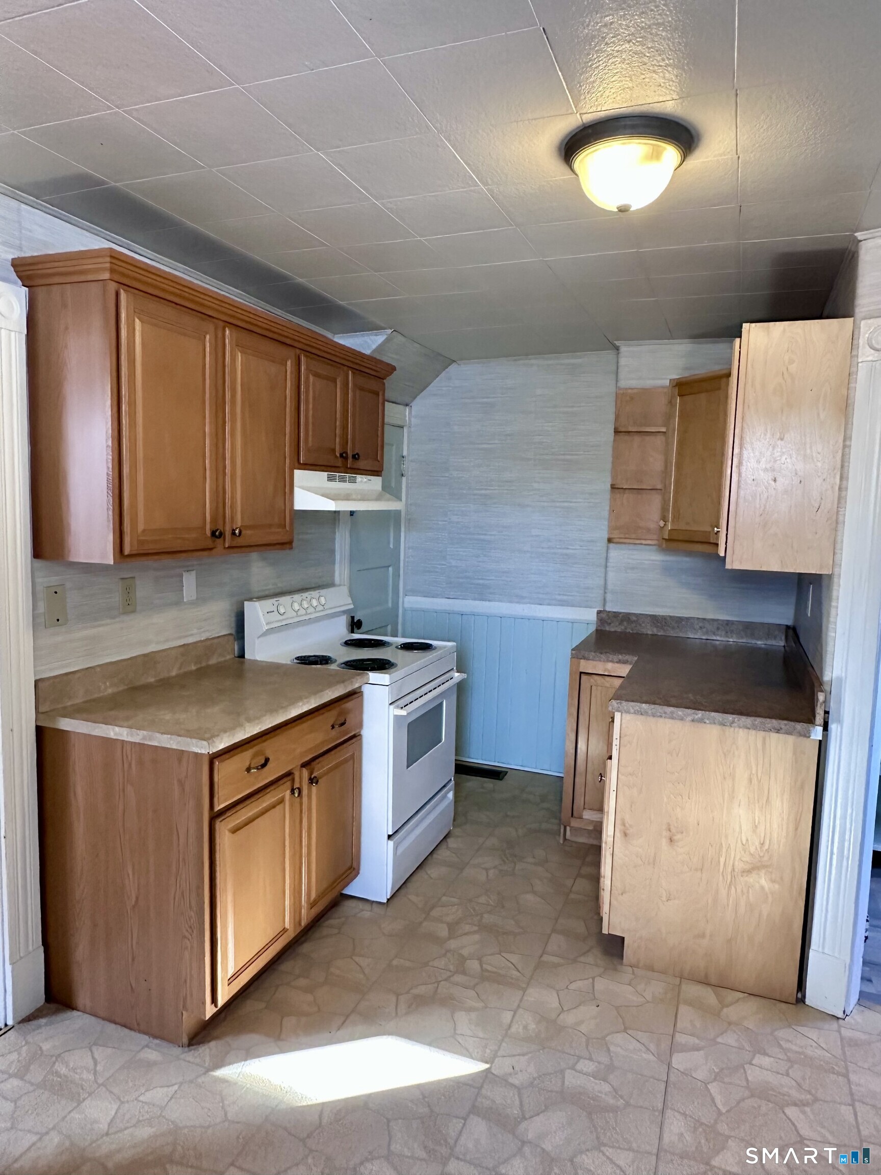 24 Dean Avenue East Windsor CT 06088